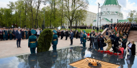 Глеб Никитин в День Победы возложил цветы к Вечному огню в Нижегородском кремле - Газета Районный вестник